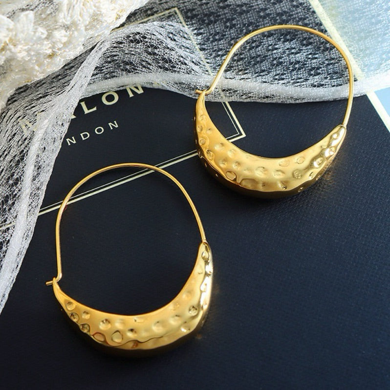 【Shanghai Glamour】Urban Crescent 316L Titanium Steel Sculptural Curved Hoop Earrings