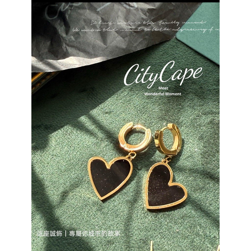 【Urban Noir Heart|黑曜心語耳環】 CityCape© 316L 鈦鋼|18K金色|城市黑金系列