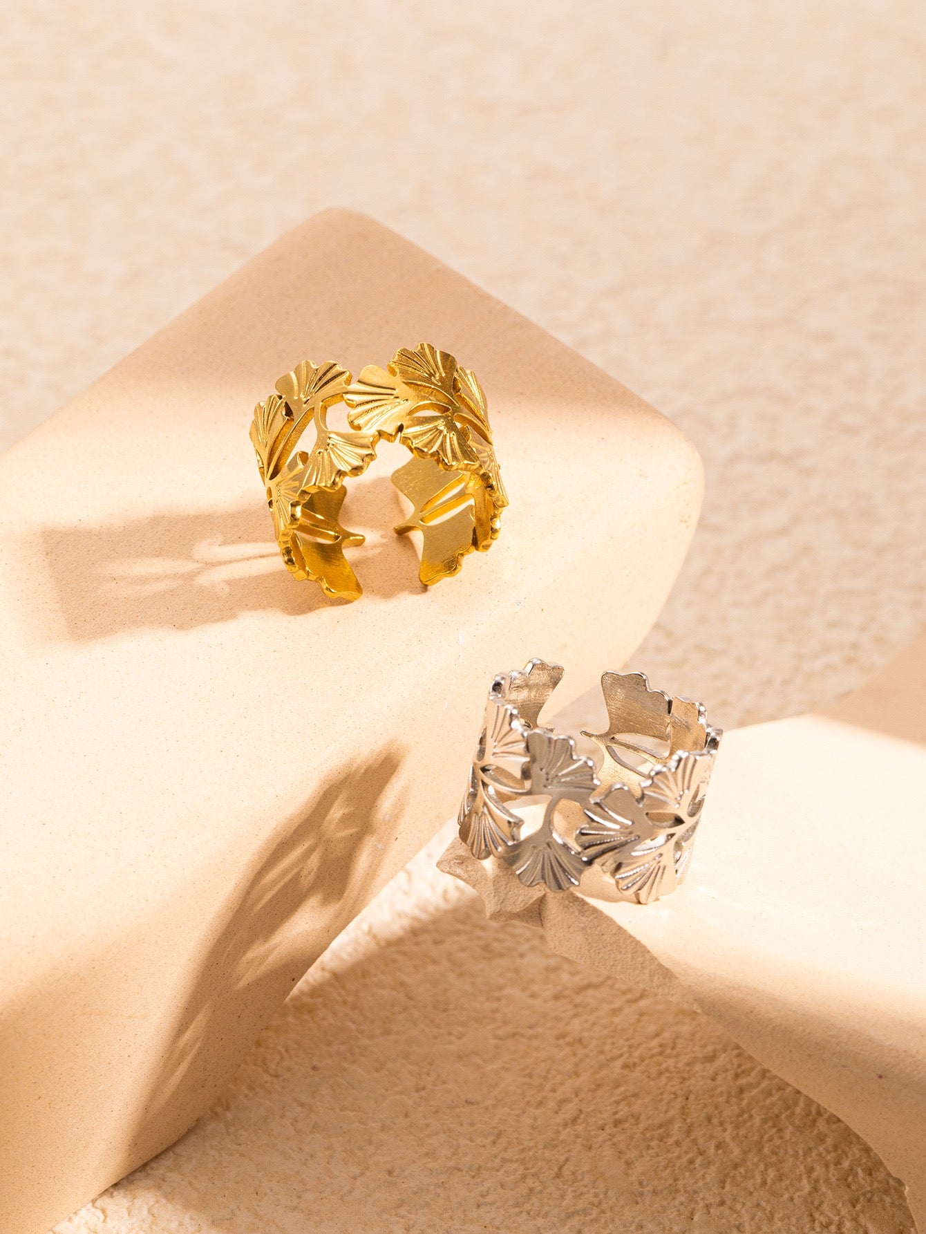 【Urban Flora｜Leaf Pattern Engraved Open Ring】CityCape© 316L Titanium Steel｜18K Gold｜Hypoallergenic Design