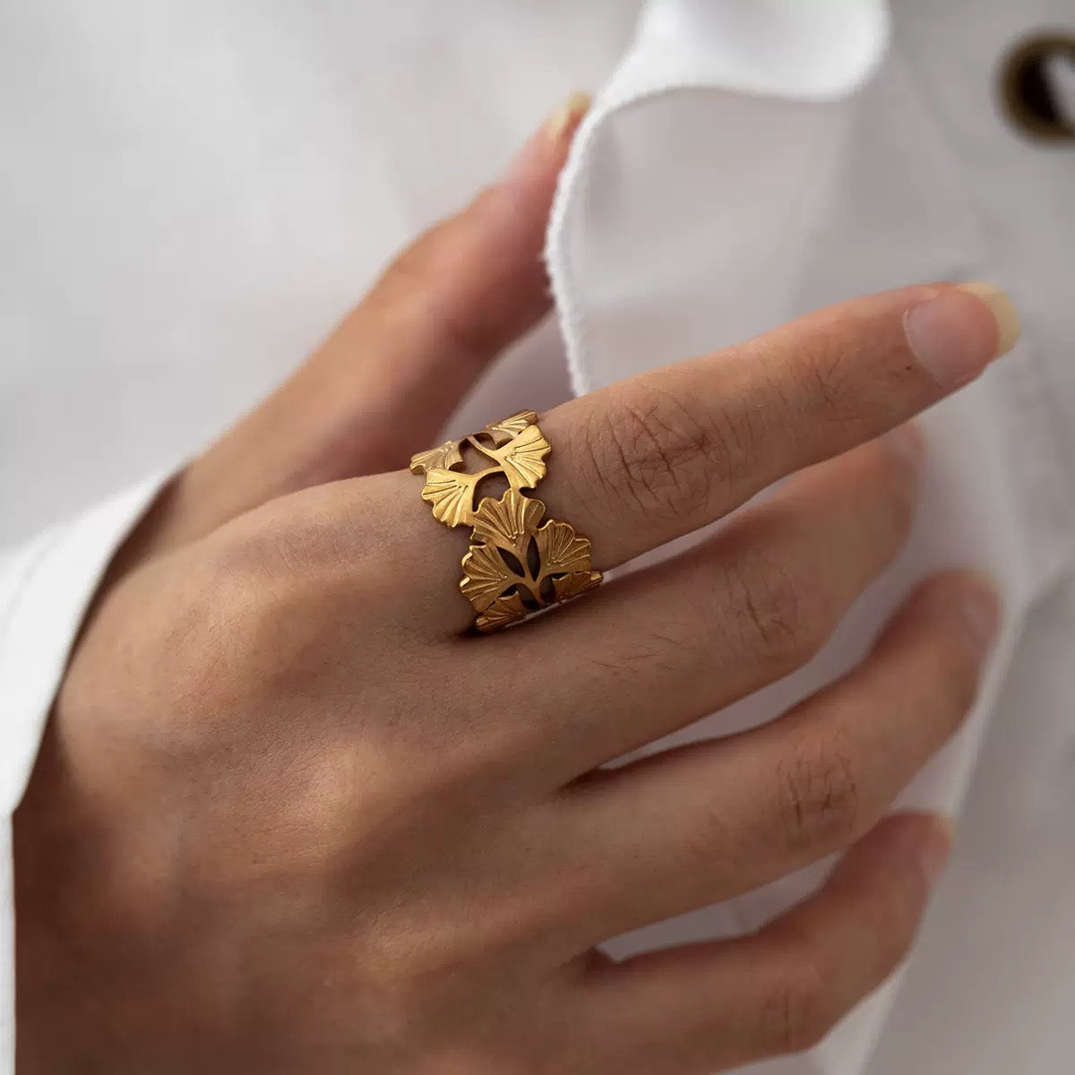 【Urban Flora｜Leaf Pattern Engraved Open Ring】CityCape© 316L Titanium Steel｜18K Gold｜Hypoallergenic Design
