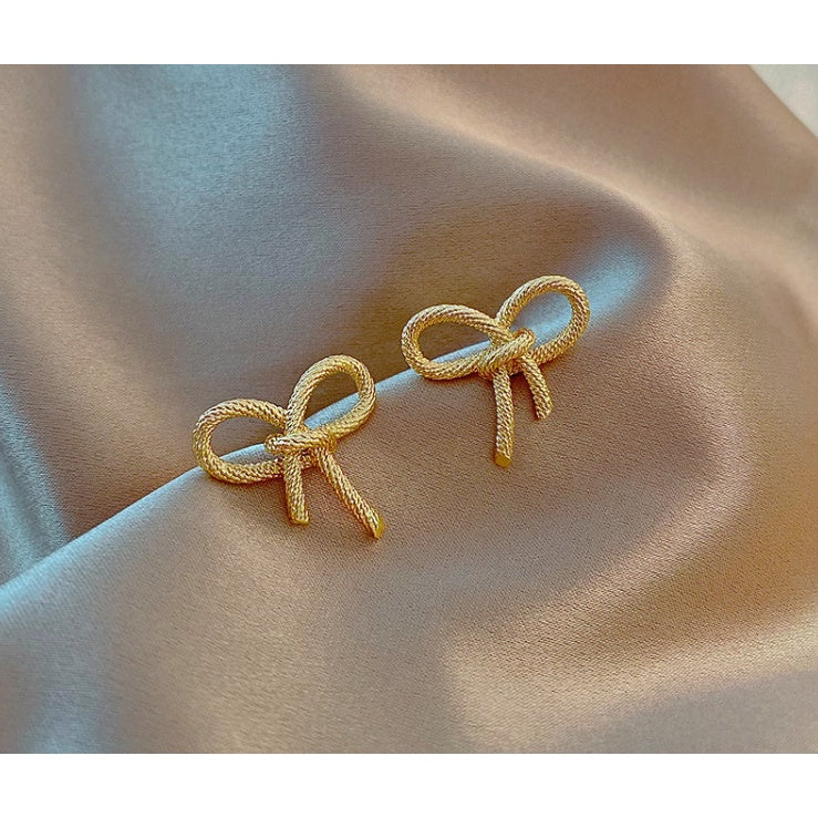 【Urban Knot｜Dimensional Bow Stud Earrings】CityCape© 316L Titanium Steel｜18K Gold｜Hypoallergenic Design