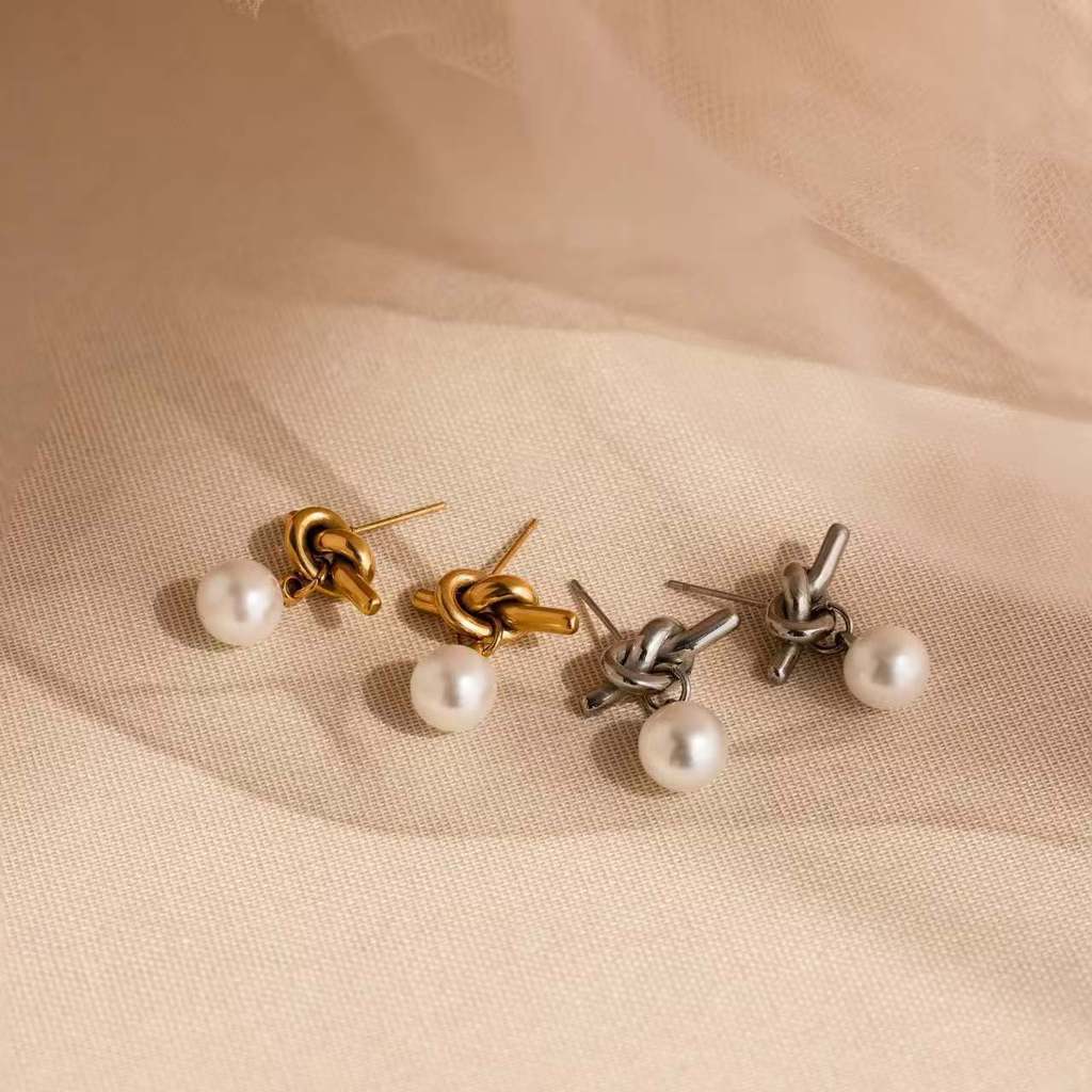 【Urban Knot Pearl｜Structured Pearl Earrings】CityCape© 316L Titanium Steel｜18K Gold｜Hypoallergenic Design