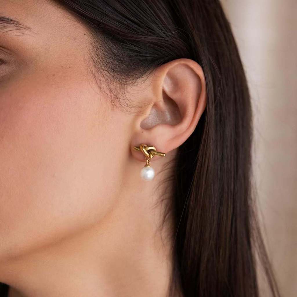 【Urban Knot Pearl｜Structured Pearl Earrings】CityCape© 316L Titanium Steel｜18K Gold｜Hypoallergenic Design