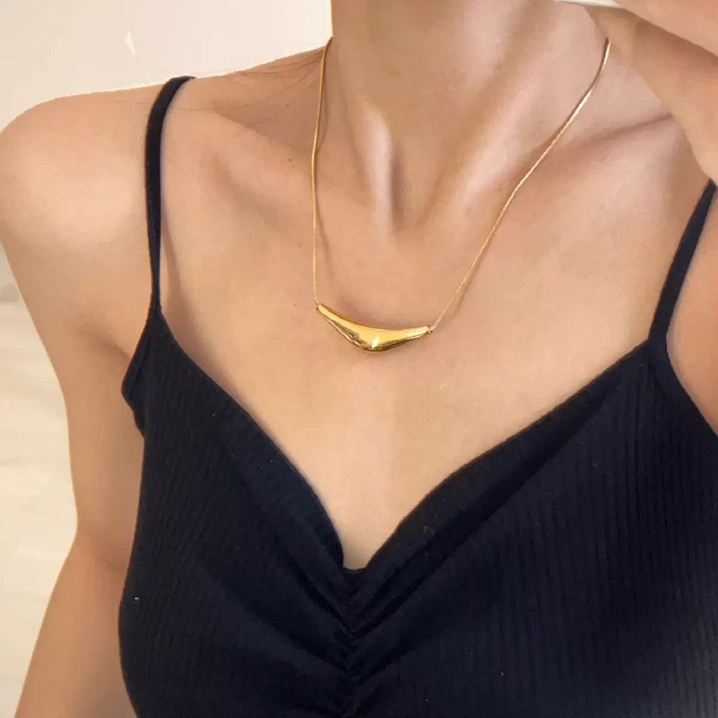 【Flowing Light and Shadow】Urban Curve | Curved Structure Clavicle Chain | CityCape© 316L Titanium Steel | 18K Gold Anti-allergy | Minimalist Sculpture Necklace