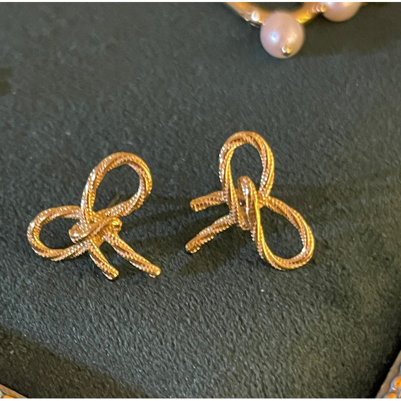 【Urban Knot｜Dimensional Bow Stud Earrings】CityCape© 316L Titanium Steel｜18K Gold｜Hypoallergenic Design