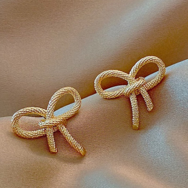 【Urban Knot｜Dimensional Bow Stud Earrings】CityCape© 316L Titanium Steel｜18K Gold｜Hypoallergenic Design