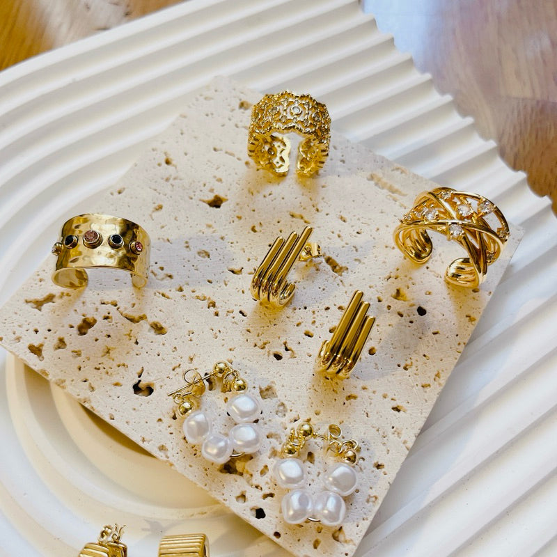 [Urban Layers｜Multi-Layer U-Shaped Stud Earrings] CityCape© 316L Titanium Steel｜18K Gold｜Hypoallergenic Design