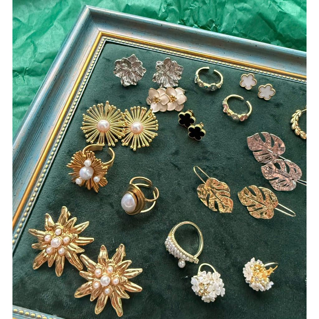 [Modern Style] Urban Soleil | 316L Titanium Steel Sunflower Earrings | Vintage Gold Design