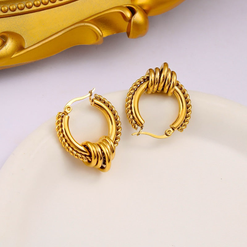 【Urban Elegance】Urban Twist 316L Titanium Steel Twisted Hoop Earrings | 18K Gold Plated Structure Ear Cuff