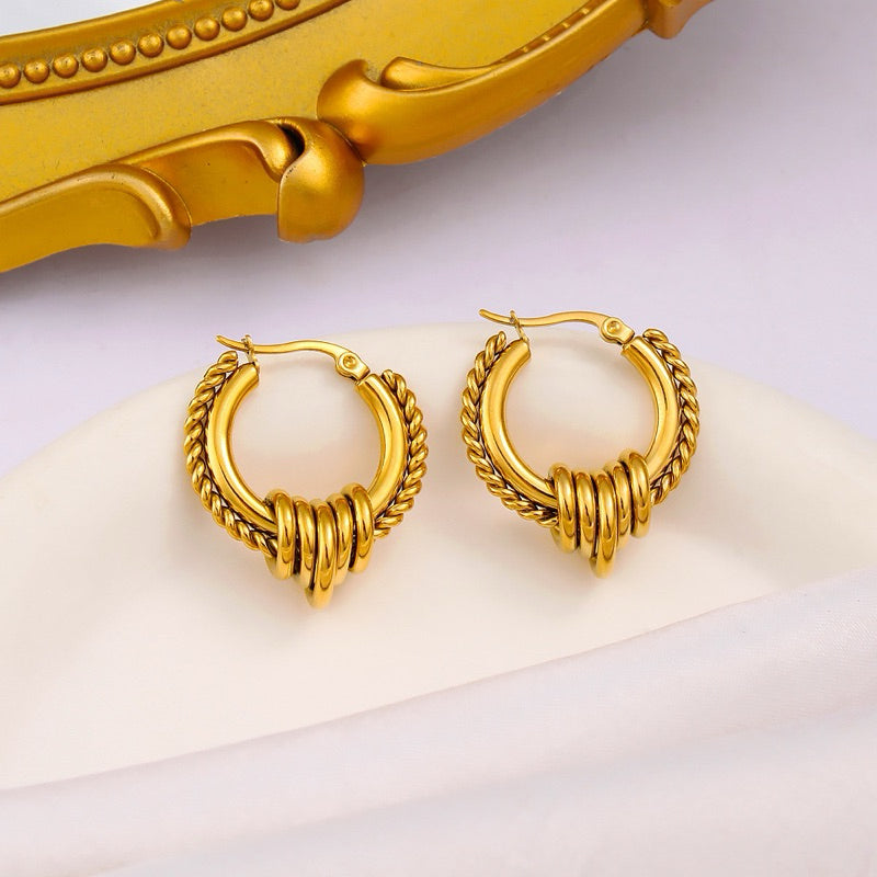 【Urban Elegance】Urban Twist 316L Titanium Steel Twisted Hoop Earrings | 18K Gold Plated Structure Ear Cuff